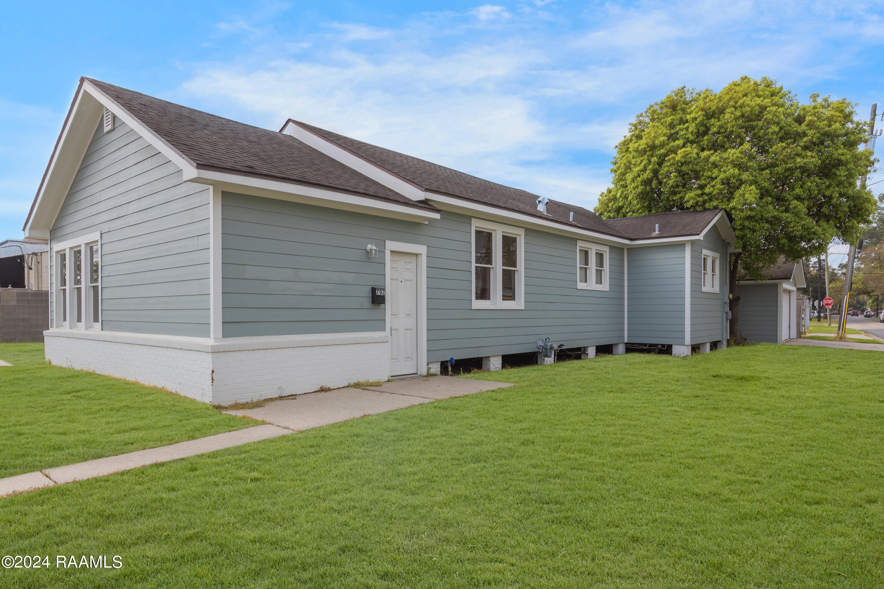702 Cleveland Street Lafayette, LA 70501 - Photo 2 of 23 702 Cleveland-1