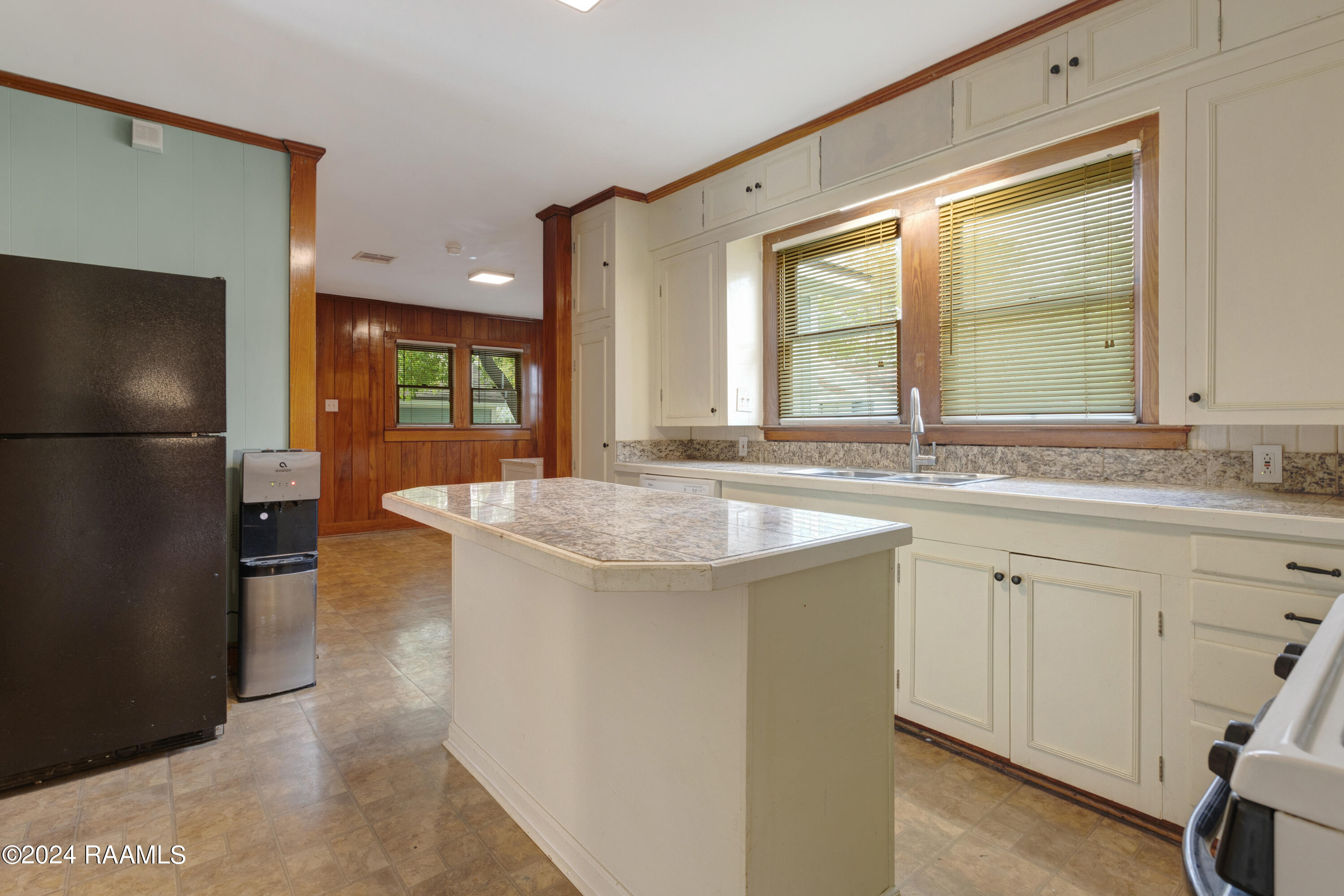 702 Cleveland Street Lafayette, LA 70501 - Photo 8 of 23 702 Cleveland-15