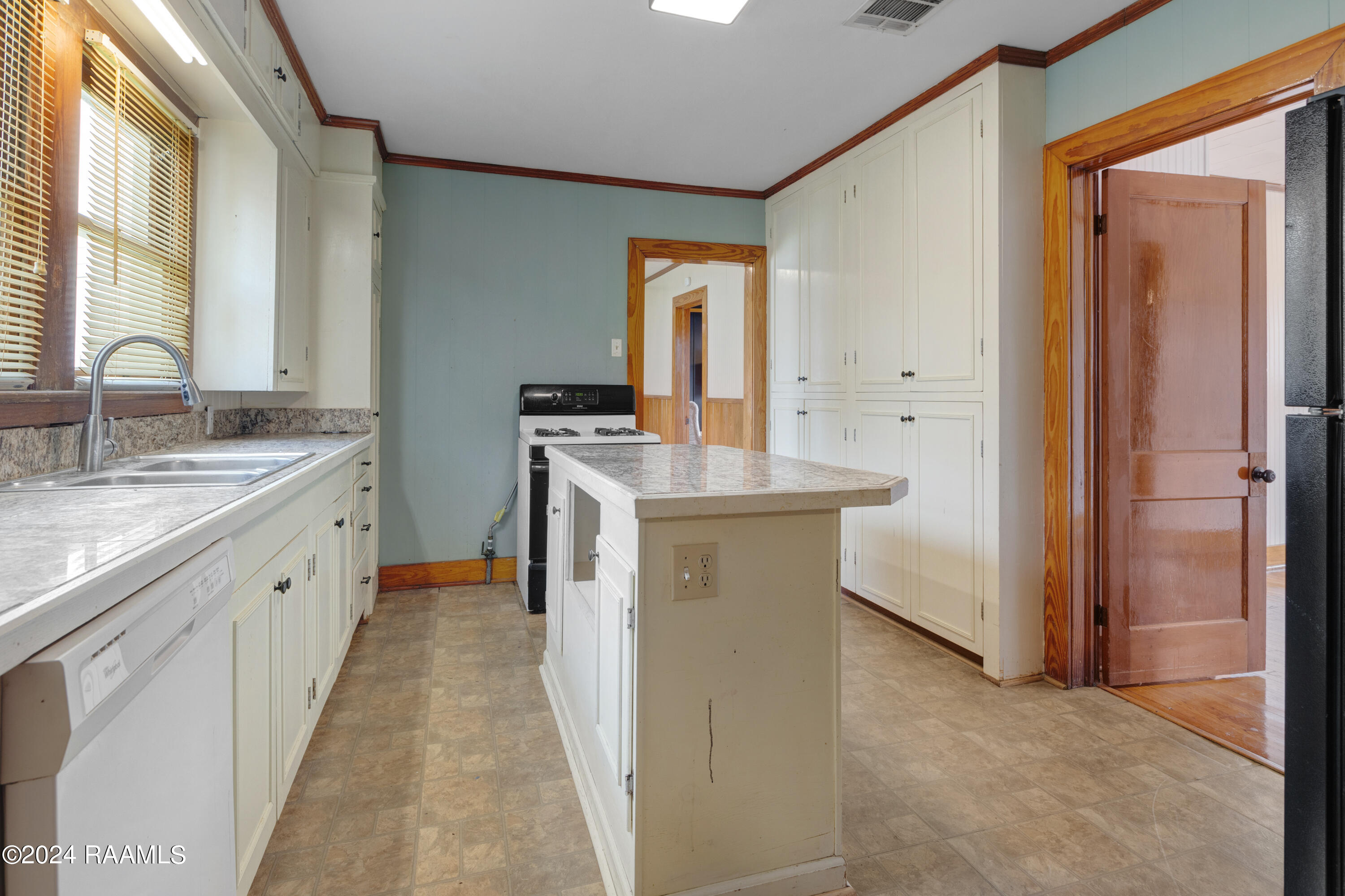 702 Cleveland Street Lafayette, LA 70501 - Photo 10 of 23 702 Cleveland-16