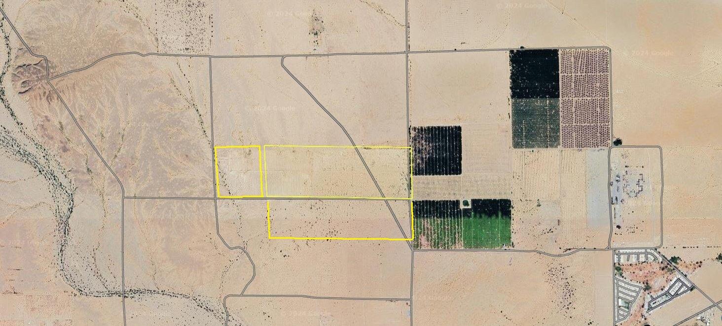 277 Acres Blythe, CA 92225 - Photo 2 of 11 a bathroom with a bathtub and a shower