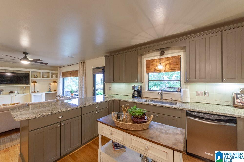 2125 Ridgeview Drive Birmingham, AL 35216 - Photo 10 of 35