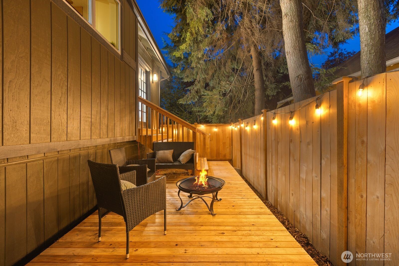 512 Northwest 44th Street Seattle, WA 98107 - Photo 28 of 37 a view of balcony with furniture