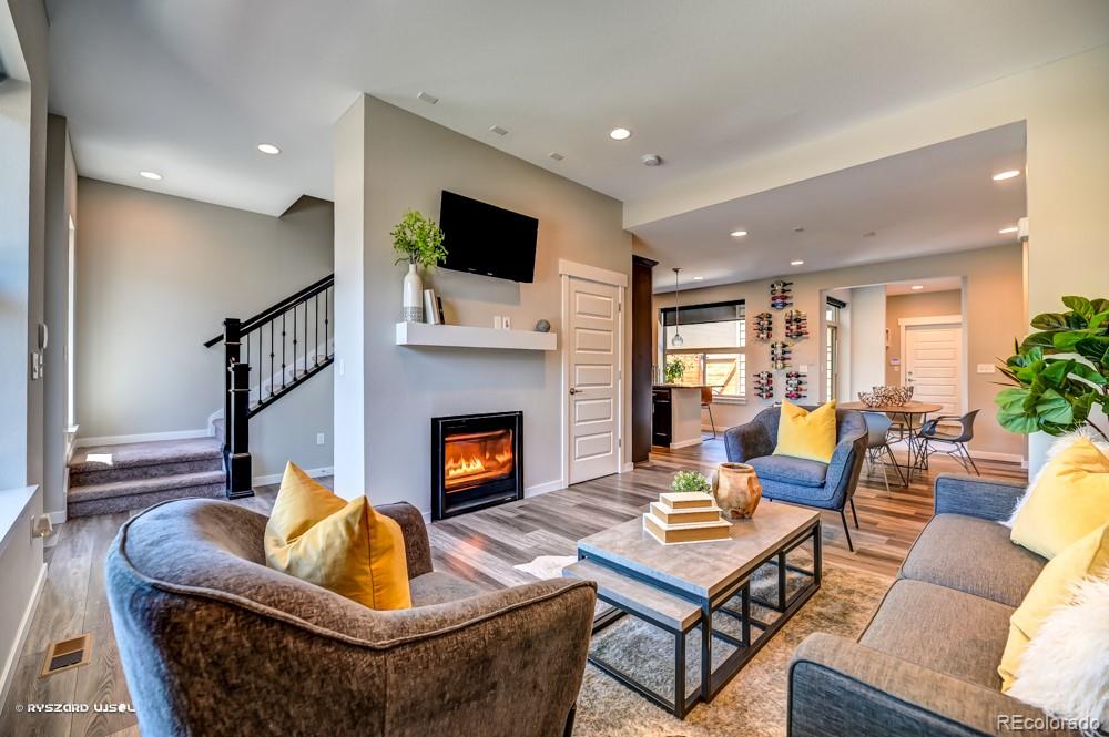 10060 Town Ridge Lane Lone Tree, CO 80124 - Photo 2 of 32