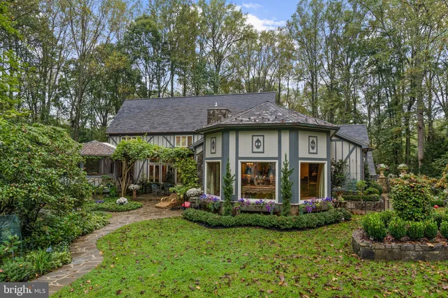 $4,500,000 | 10205 Cedar Pond Drive, Vienna, VA 22182