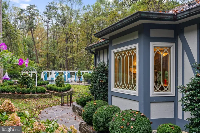 $4,500,000 | 10205 Cedar Pond Drive, Vienna, VA 22182