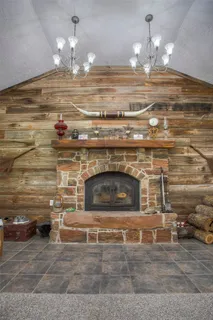 a view of entryway and kitchen