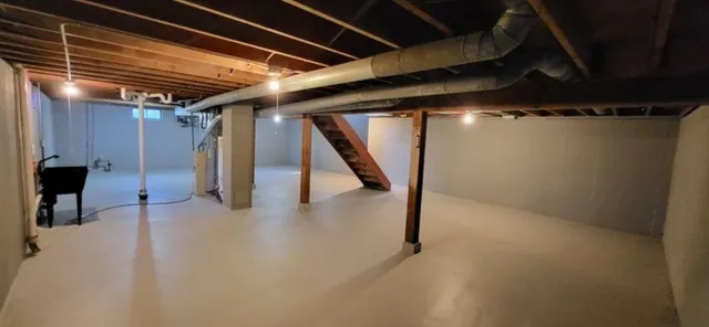 a view of a indoor garage