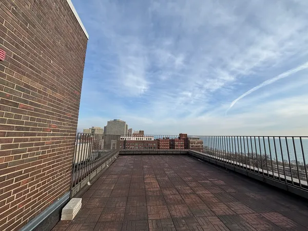 $159,000 | 5401 South Hyde Park Boulevard, Unit 1206, Chicago, IL 60615
