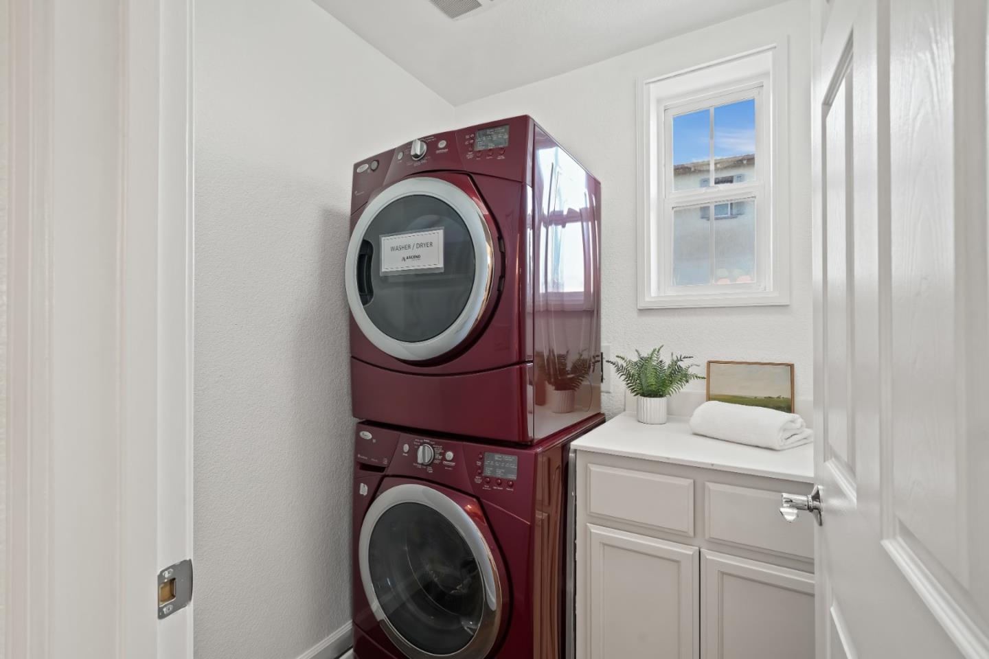 451 Chagall Street Mountain View, CA 94041 - Photo 22 of 58 a utility room with dryer and washer