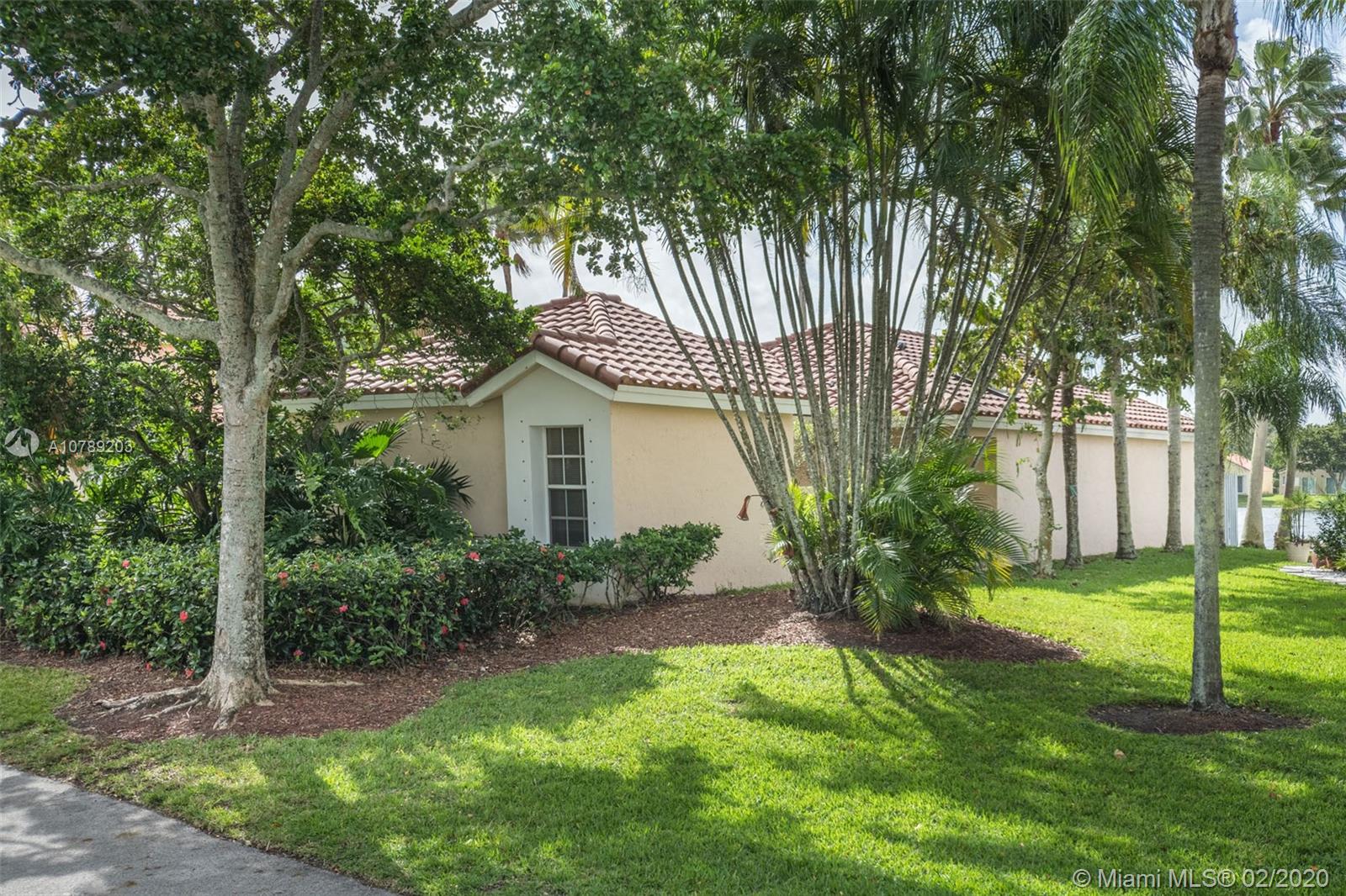 1352 Garden Road Weston, FL 33326 - Photo 10 of 42