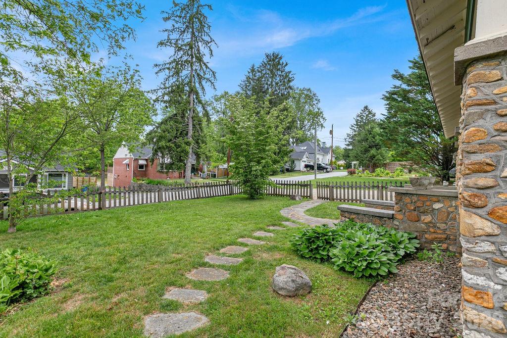 49 Miner Street Brevard, NC 28712 - Photo 4 of 47