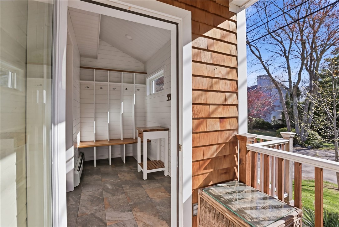 18 Loring Road Bristol, RI 02809 - Photo 6 of 38