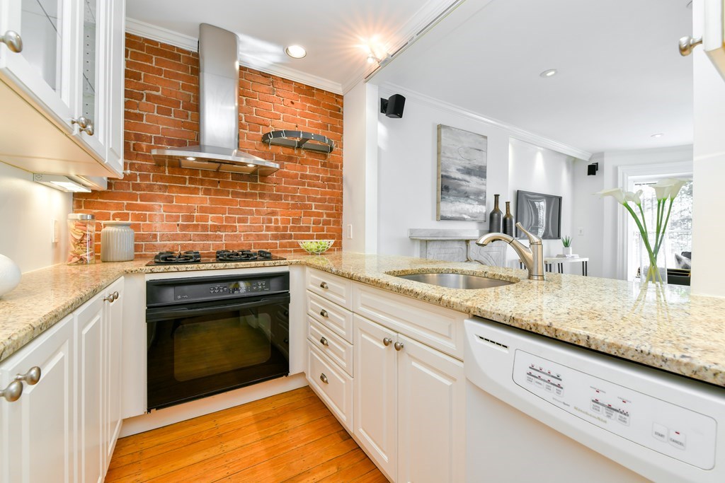 18 Worcester Square, Unit 2 Boston, MA 02118 - Photo 8 of 22