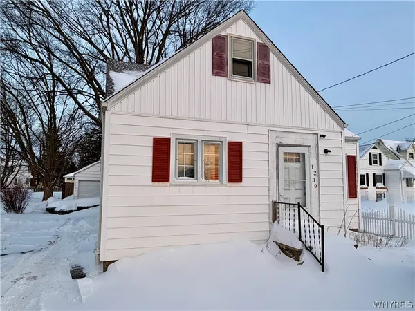 $175,000 | 1239 North Military Road, Niagara Falls, NY 14304