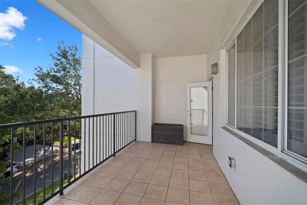 a view of road with yard