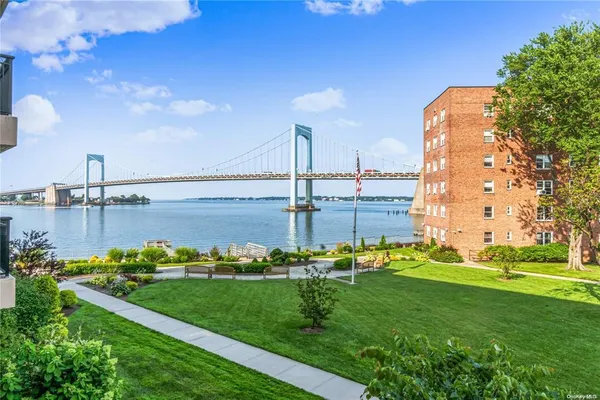 $599,000 | 162-21 Powells Cove Boulevard, Unit 3D | Beechhurst