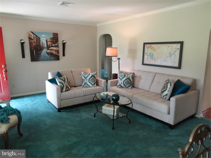 244 Red Lion Road Southampton, NJ 08088 - Photo 4 of 24 Living Room