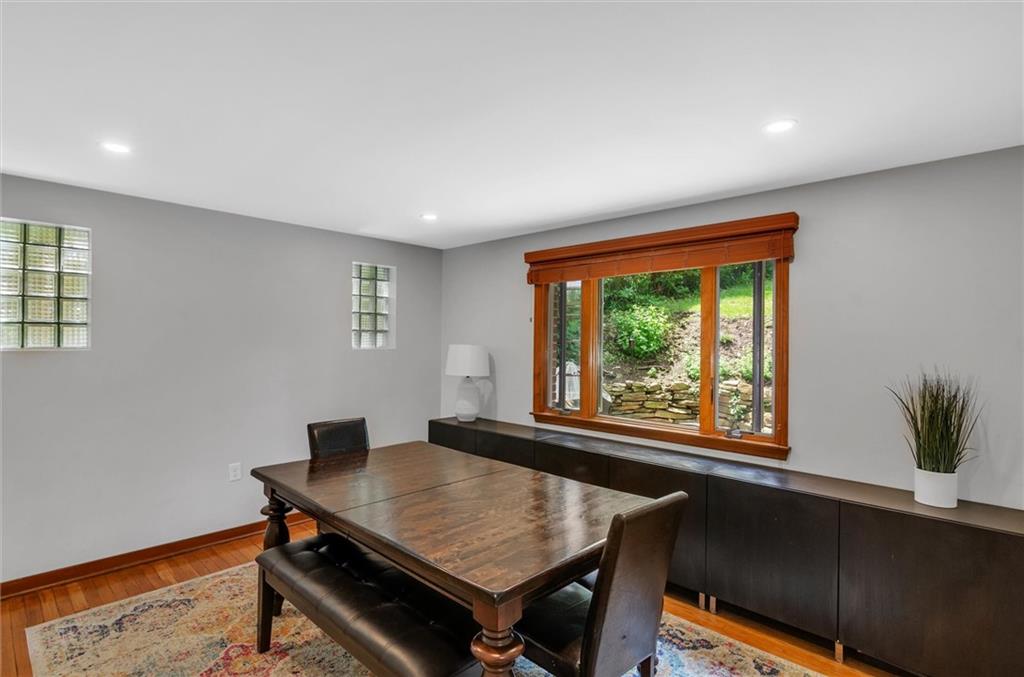 602 Cascade Road Pittsburgh, PA 15221 - Photo 8 of 21 Gallery Image 8