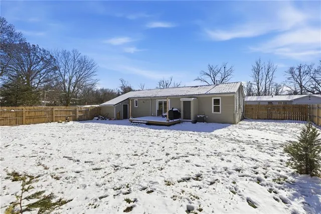 $215,000 | 110 West 6th Street, Knob Noster, MO 65336