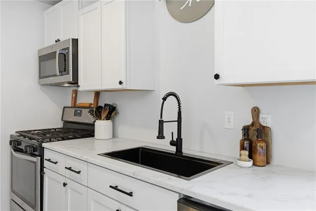 $215,000 | 110 West 6th Street, Knob Noster, MO 65336