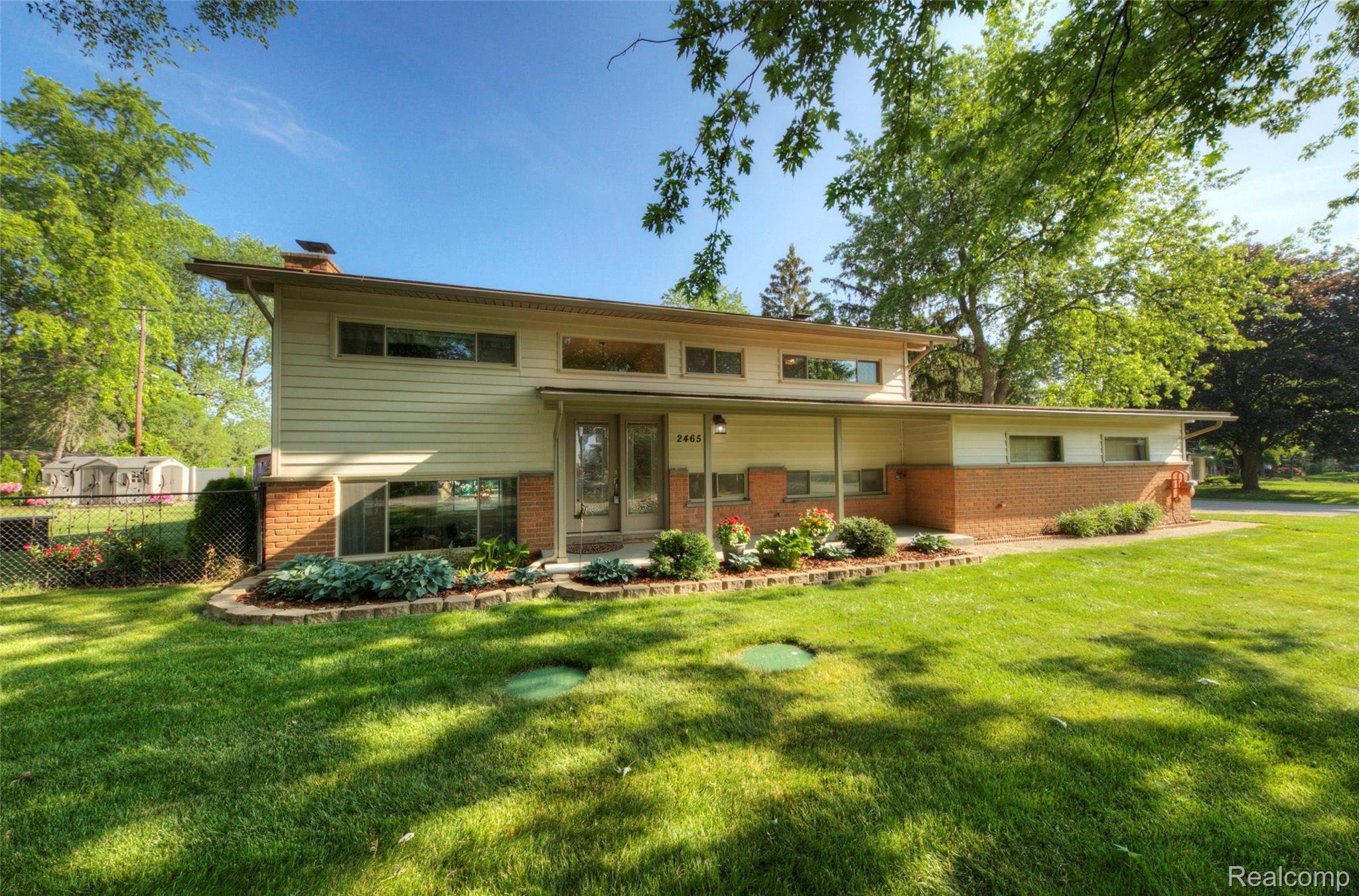 2465 Little Trail Road Walled Lake, MI 48390 - Photo 1 of 62 4H8A7491_2_3.jpg