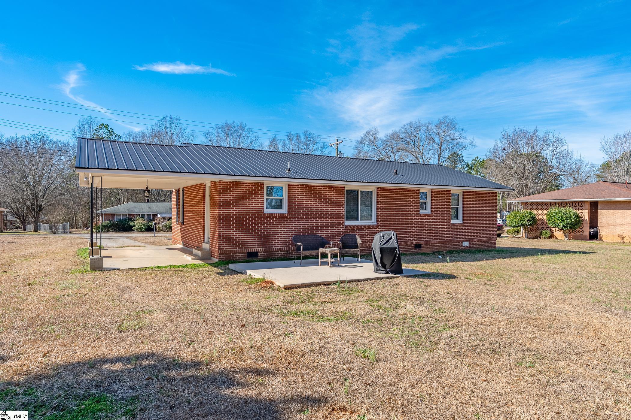 507 Fairview Road Laurens, SC 29360 - Photo 2 of 17 Gallery Image 2