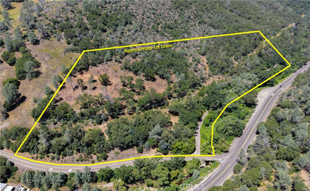 10 Miller Road Mariposa, CA 95338 - Photo 2 of 34 a view of a yard from a balcony