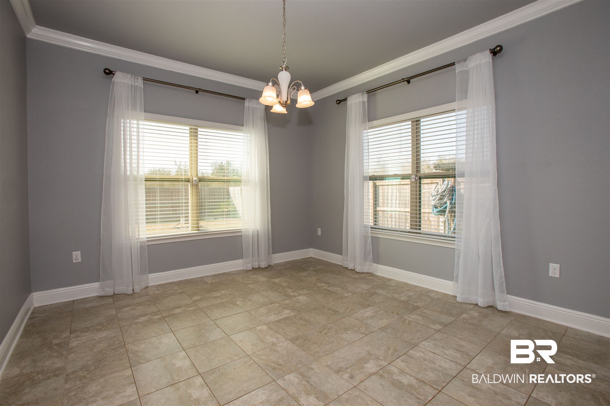 7029 Rocky Rd Loop Gulf Shores, AL 36542 - Photo 13 of 43 breakfast room