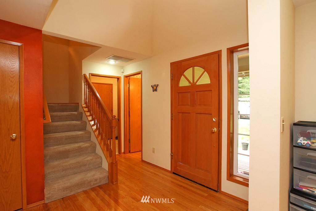 7432 Moon Valley Road Southeast North Bend, WA 98045 - Photo 9 of 15 Gallery Image 9