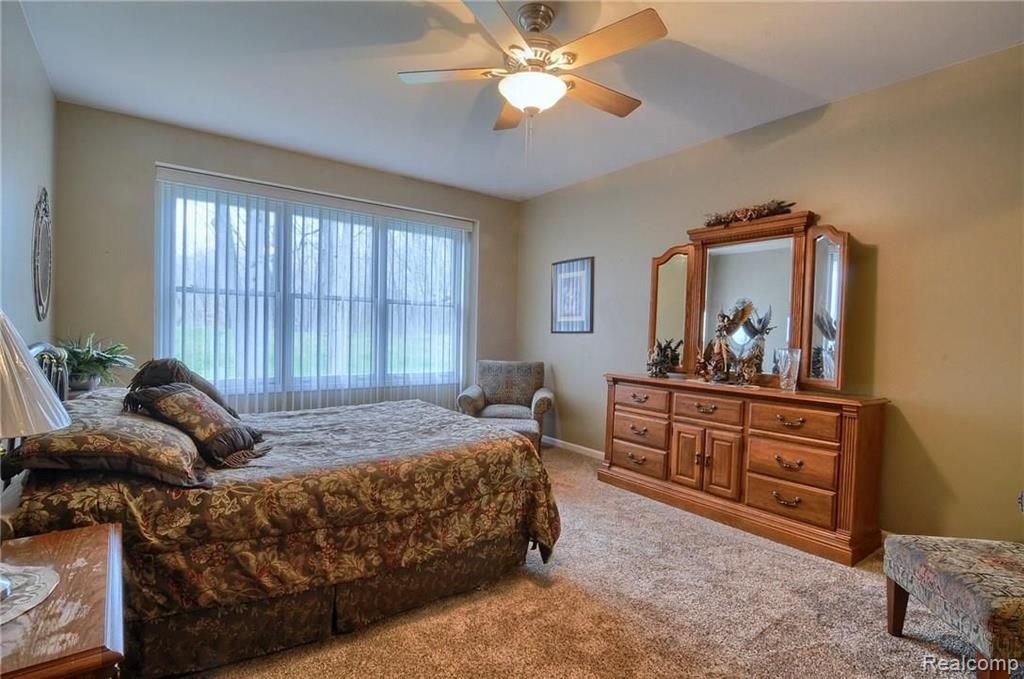 2236 Avon Lake Lane Rochester Hills, MI 48307 - Photo 16 of 30