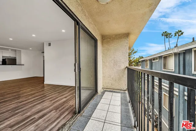 $1,995 | 7453 Haskell Avenue, Unit 7, Van Nuys, CA 91406