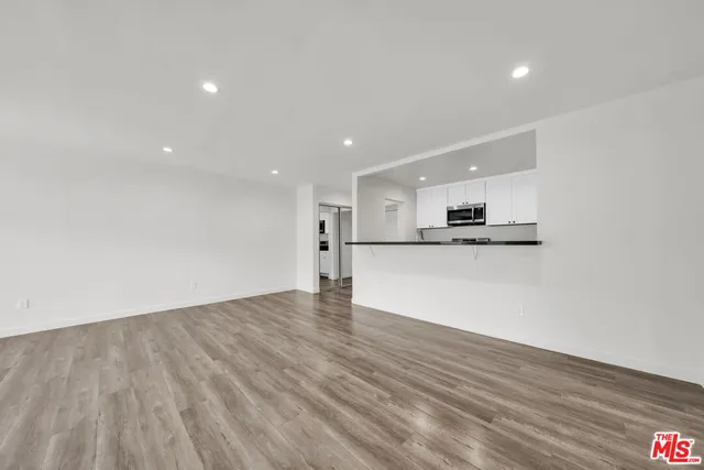 $1,995 | 7453 Haskell Avenue, Unit 7, Van Nuys, CA 91406