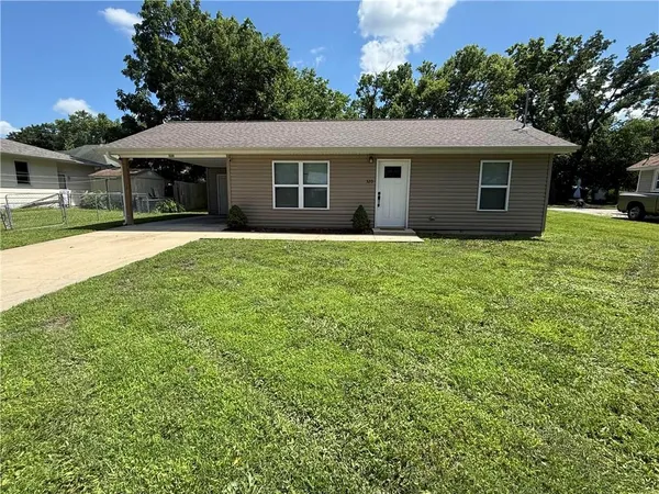 $129,900 | 320 East Allison Street, Nevada, MO 64772