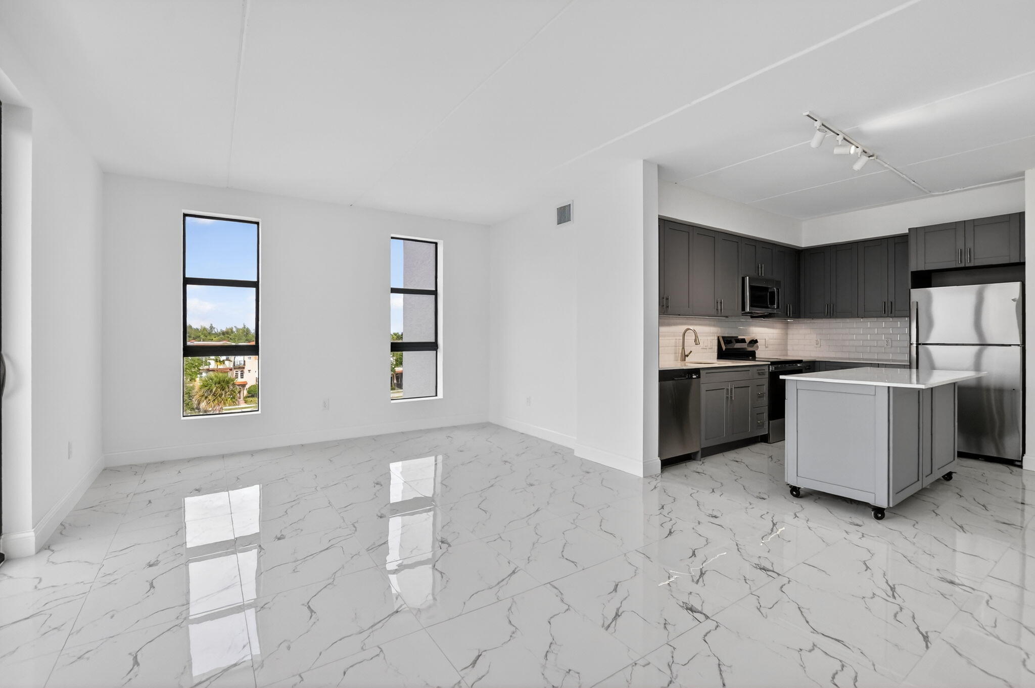 250 West Hidden Valley Boulevard, Unit 104 Boca Raton, FL 33487 - Photo 16 of 24 7