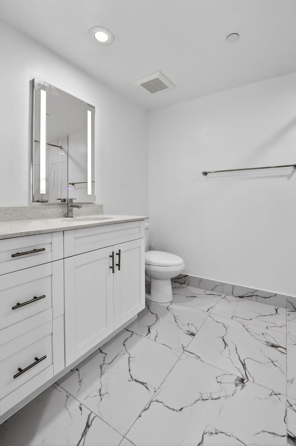 250 West Hidden Valley Boulevard, Unit 104 Boca Raton, FL 33487 - Photo 19 of 24 16