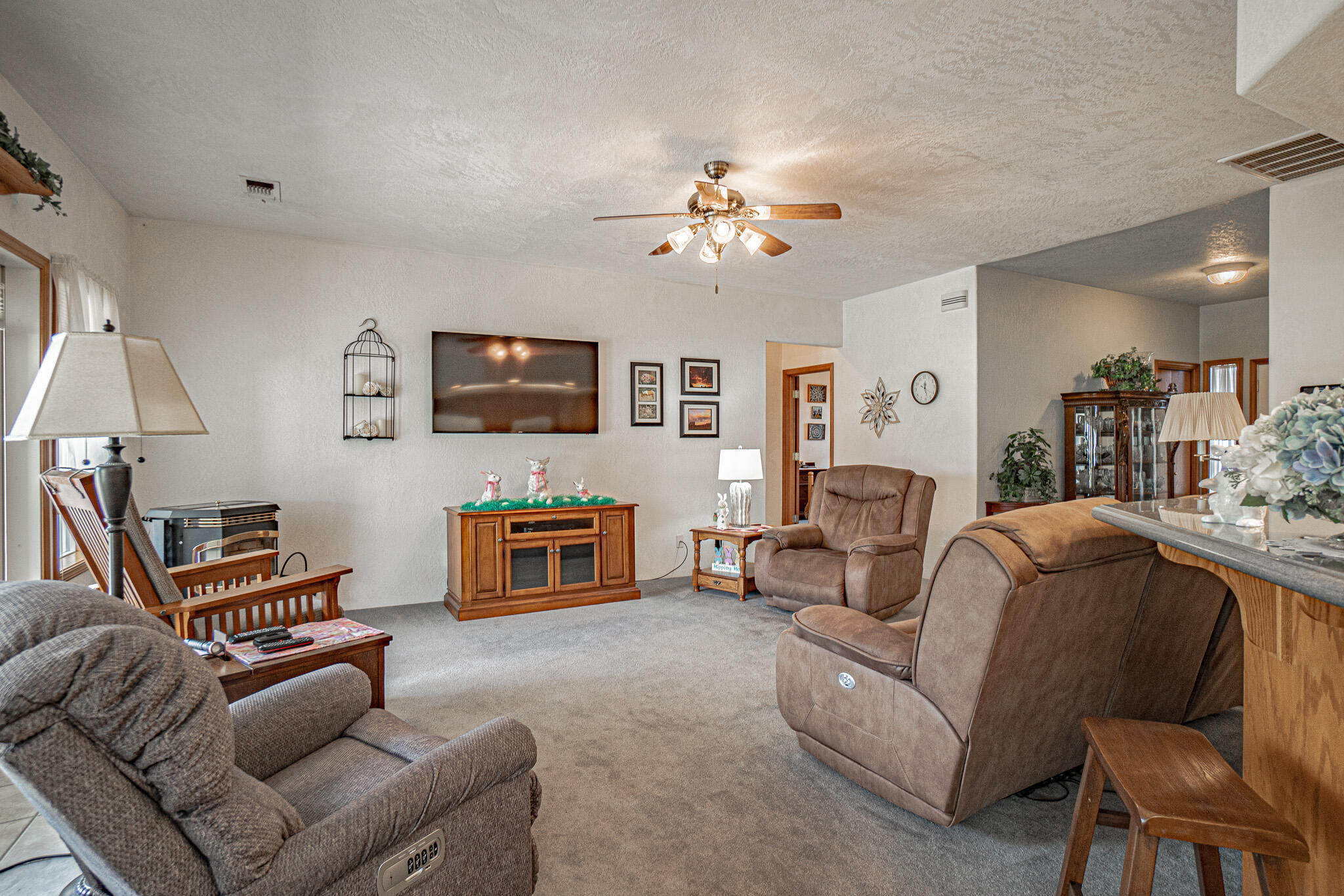 1747 Minear Road Medford, OR 97501 - Photo 6 of 35 DSC00061-HDR