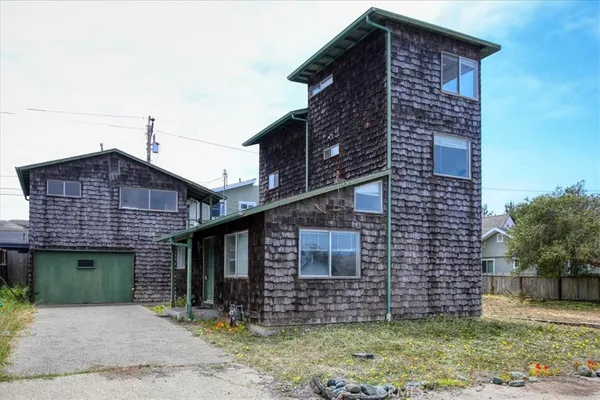 $899,000 | 550 Worcester Drive, Cambria, CA 93428