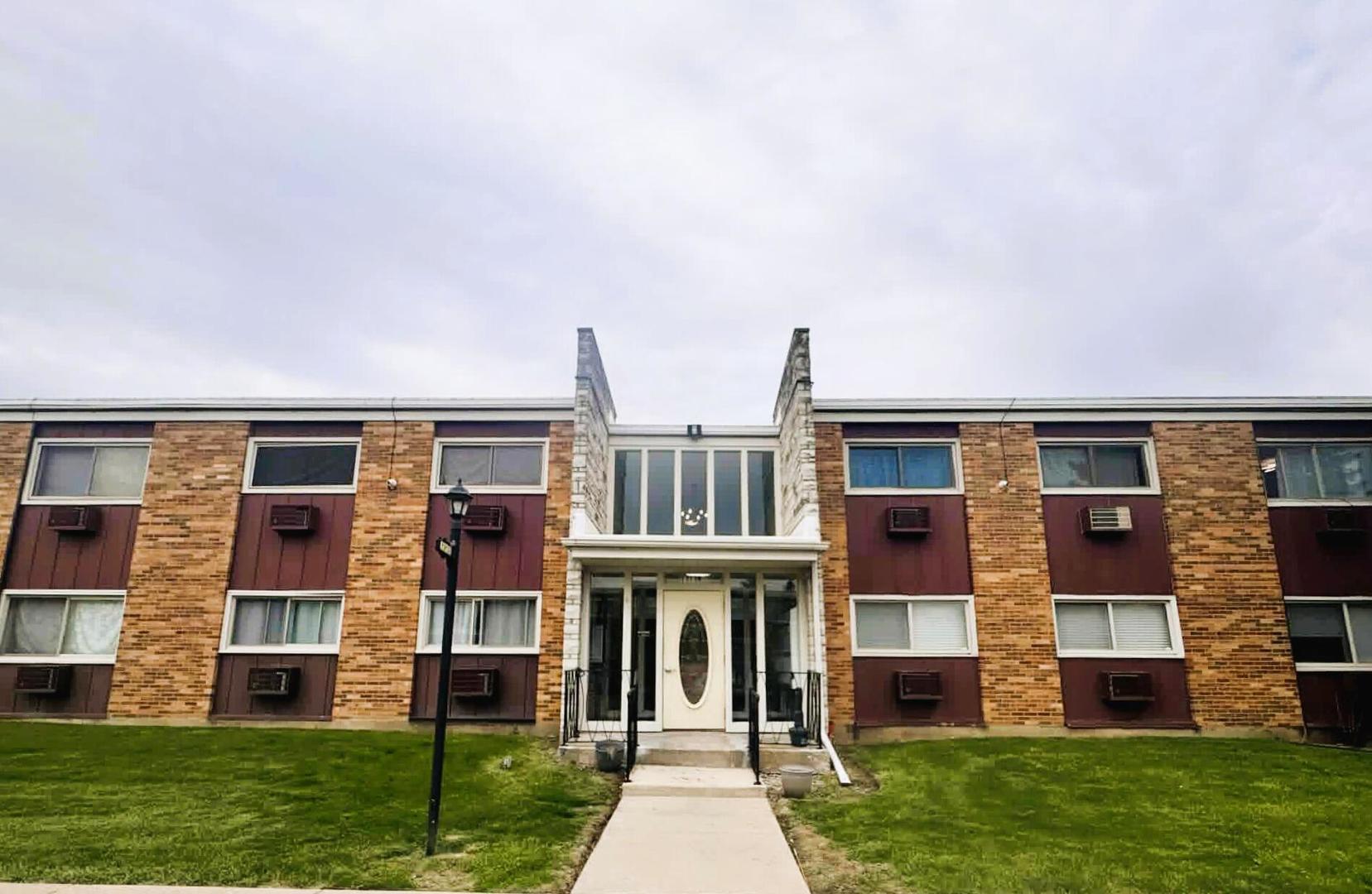 1313 Rebecca Road, Unit 209 Lombard, IL 60148 - Photo 1 of 26