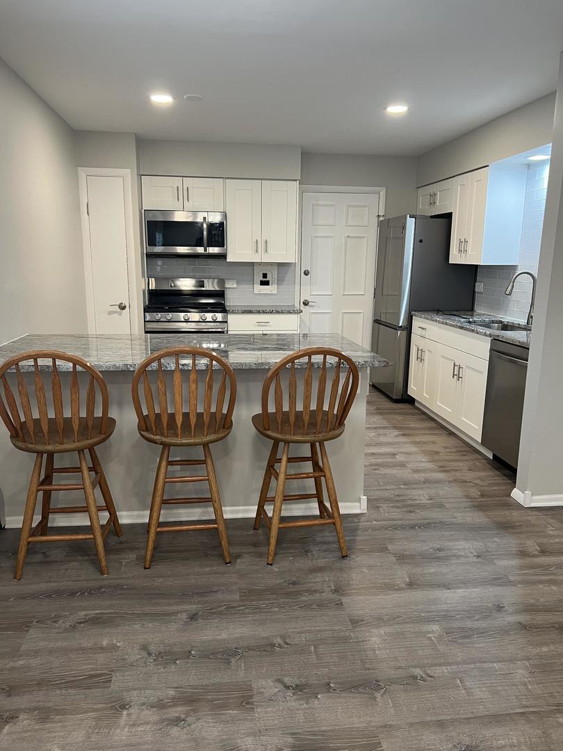 1313 Rebecca Road, Unit 209 Lombard, IL 60148 - Photo 5 of 26