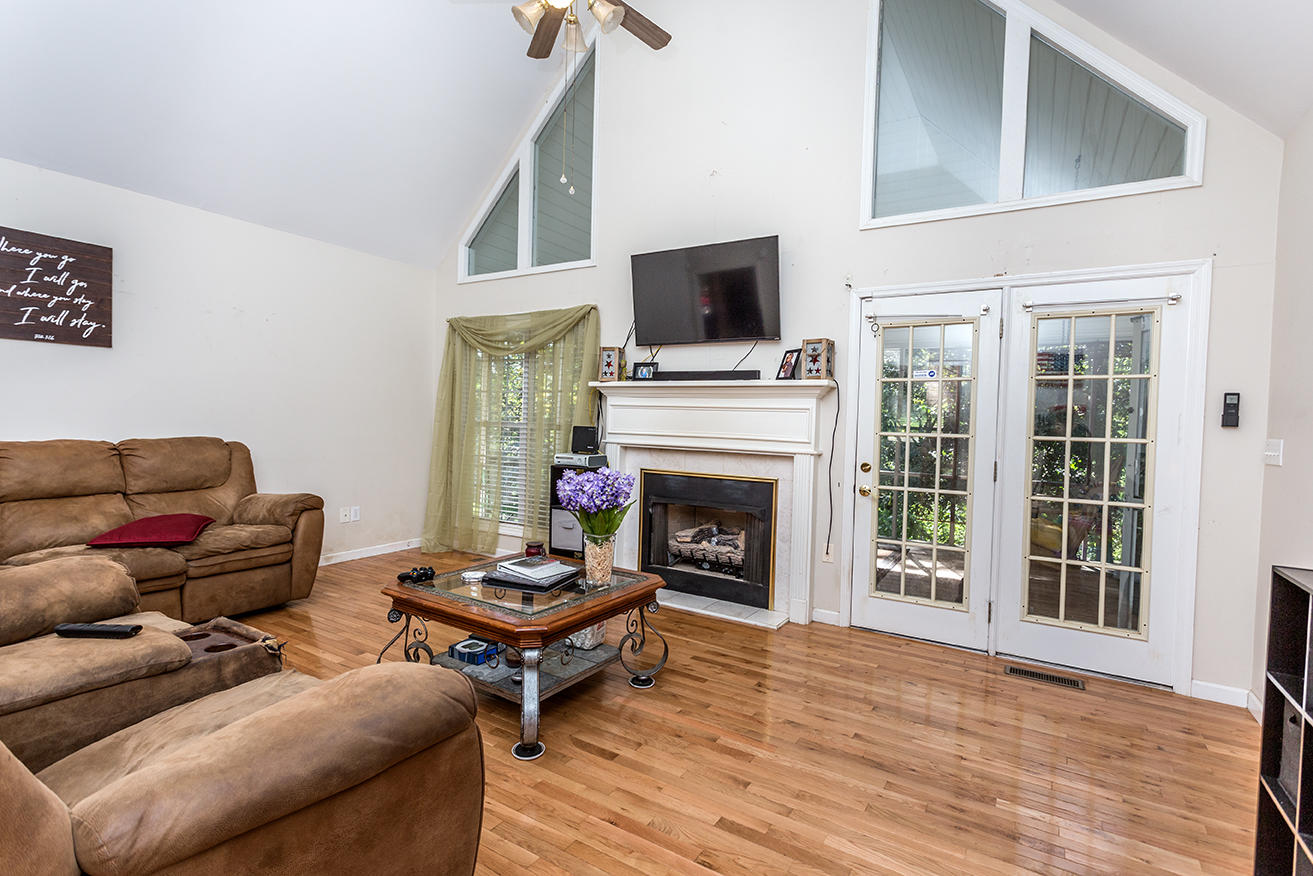 121 Maple Court Charleston, TN 37310 - Photo 2 of 21 IMG_0975