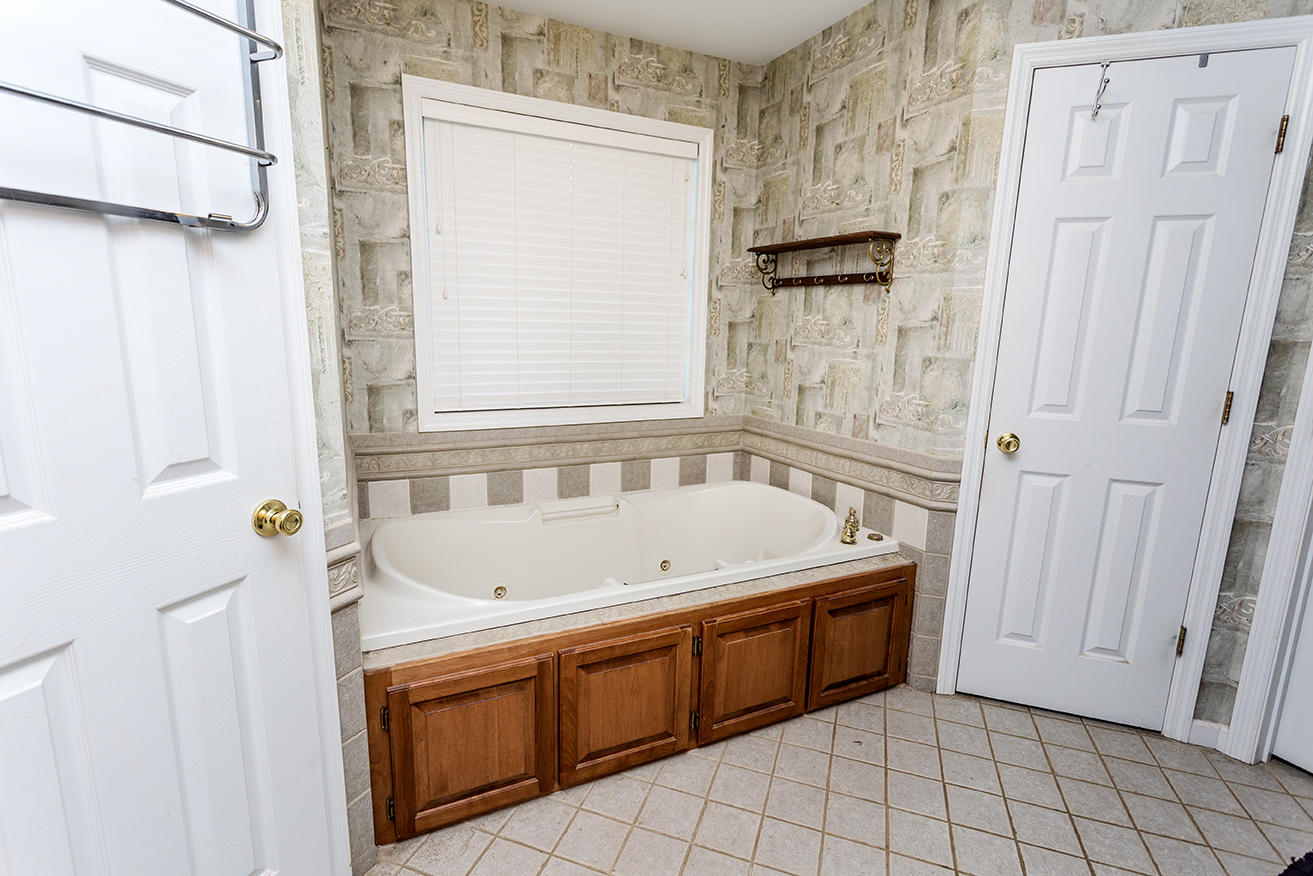 121 Maple Court Charleston, TN 37310 - Photo 14 of 21 IMG_1001