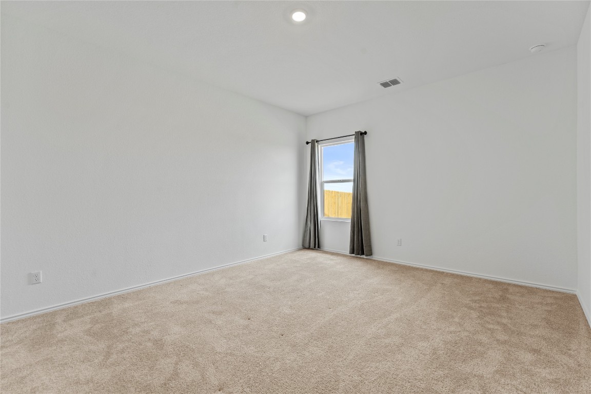 600 The Ugly Way Jarrell, TX 76537 - Photo 25 of 33 a view of an empty room and window