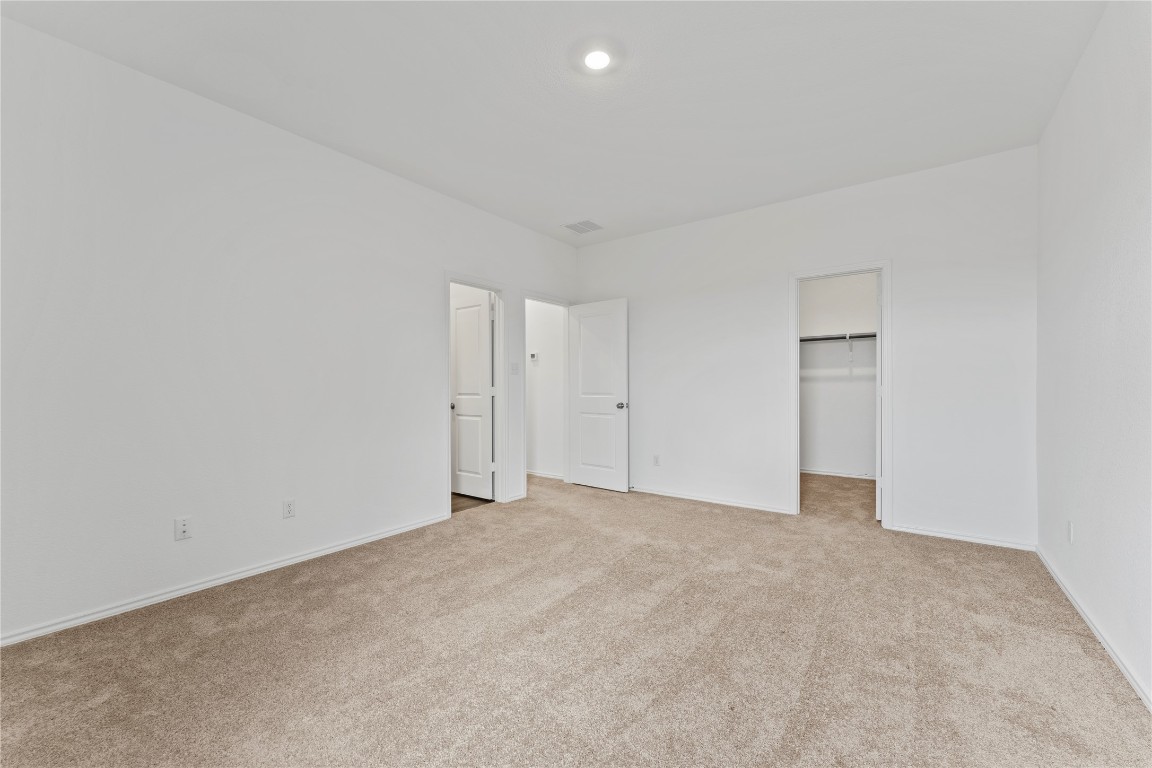 600 The Ugly Way Jarrell, TX 76537 - Photo 27 of 33 a view of an empty room