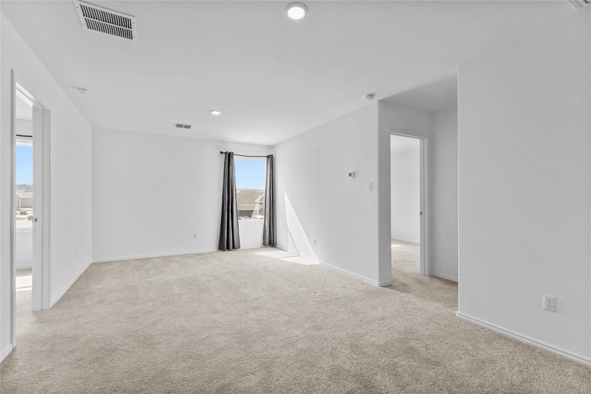 600 The Ugly Way Jarrell, TX 76537 - Photo 5 of 33 a view of an empty room with a window