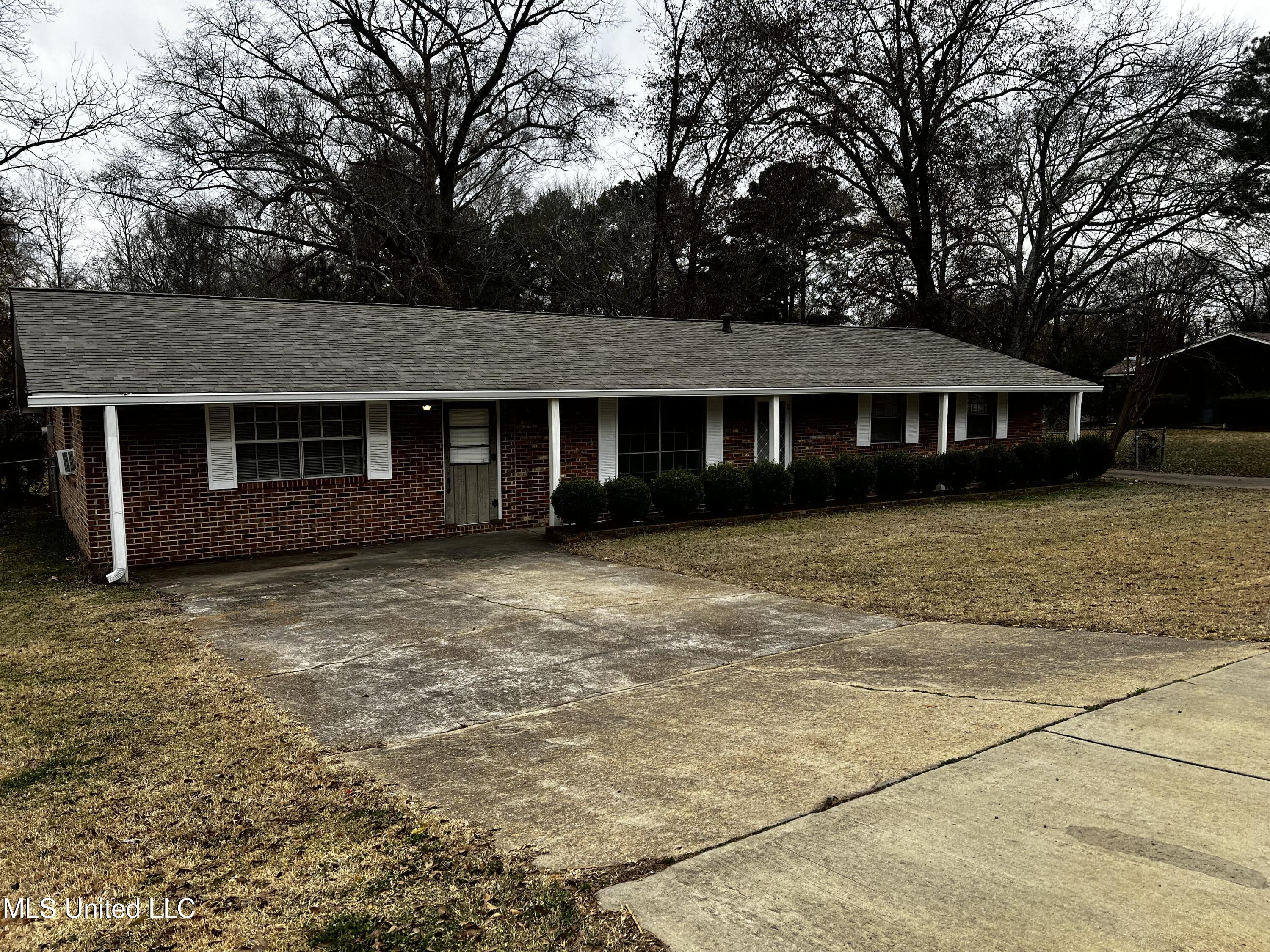 151 Lake Harbour Drive Ridgeland, MS 39157 - Photo 2 of 24 IMG_3854