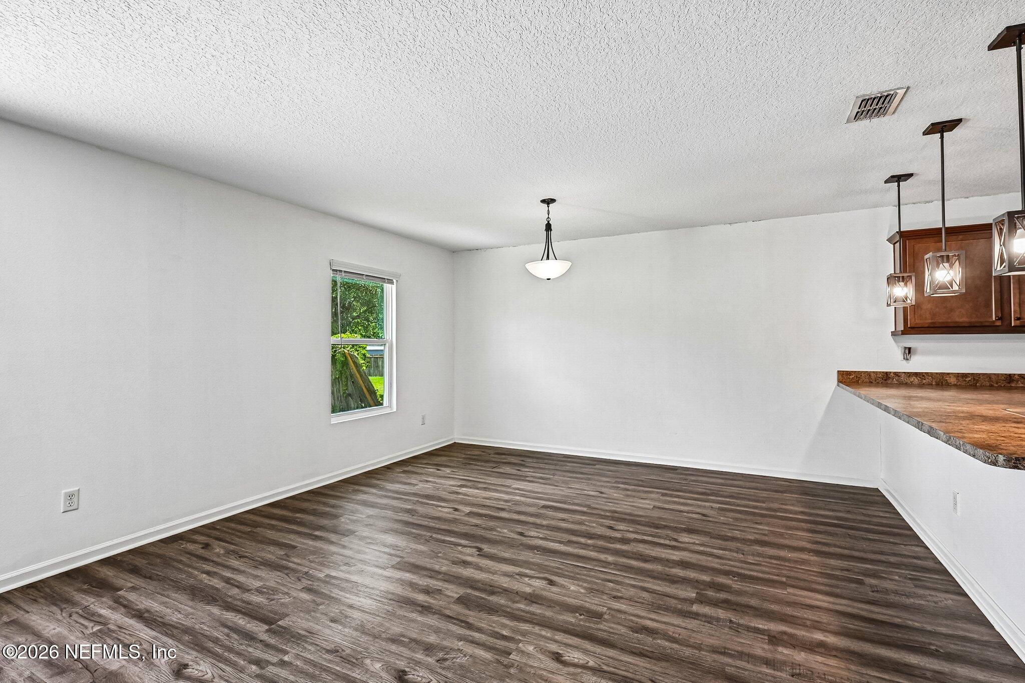 3249 Bedford Road Jacksonville, FL 32207 - Photo 9 of 42 9-web-or-mls-Bedford Rd-S1306-009