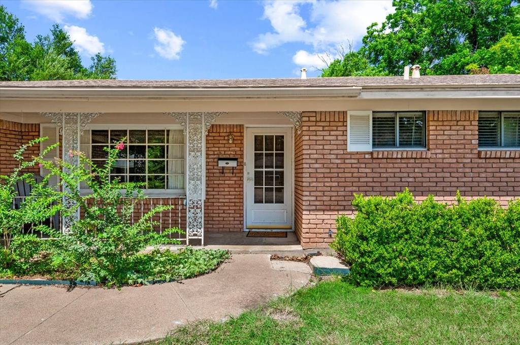6920 Valhalla Road Fort Worth, TX 76116 - Photo 4 of 27