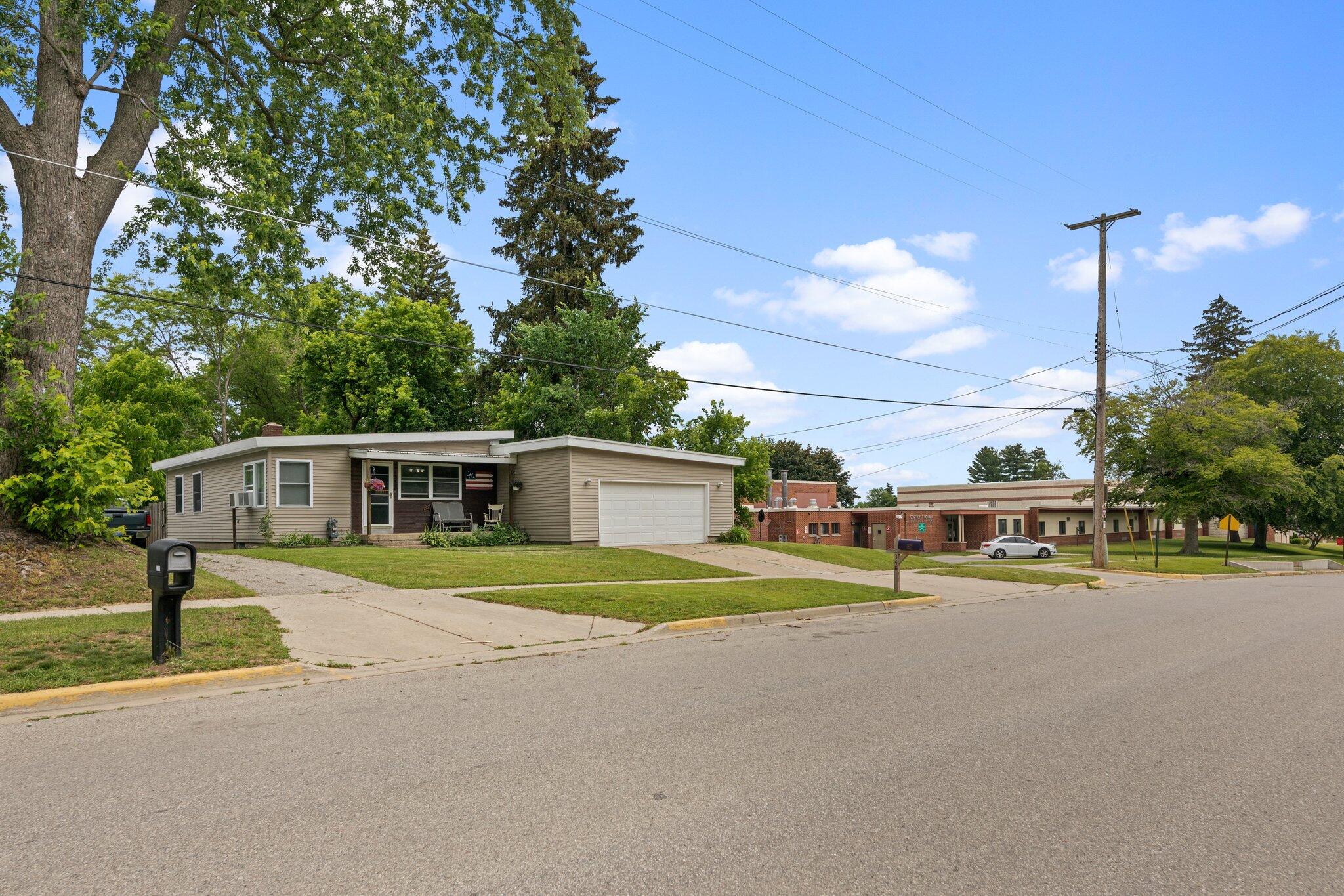348 West Lincoln Avenue Reed City, MI 49677 - Photo 27 of 27 27-web-or-mls-3C9A9121