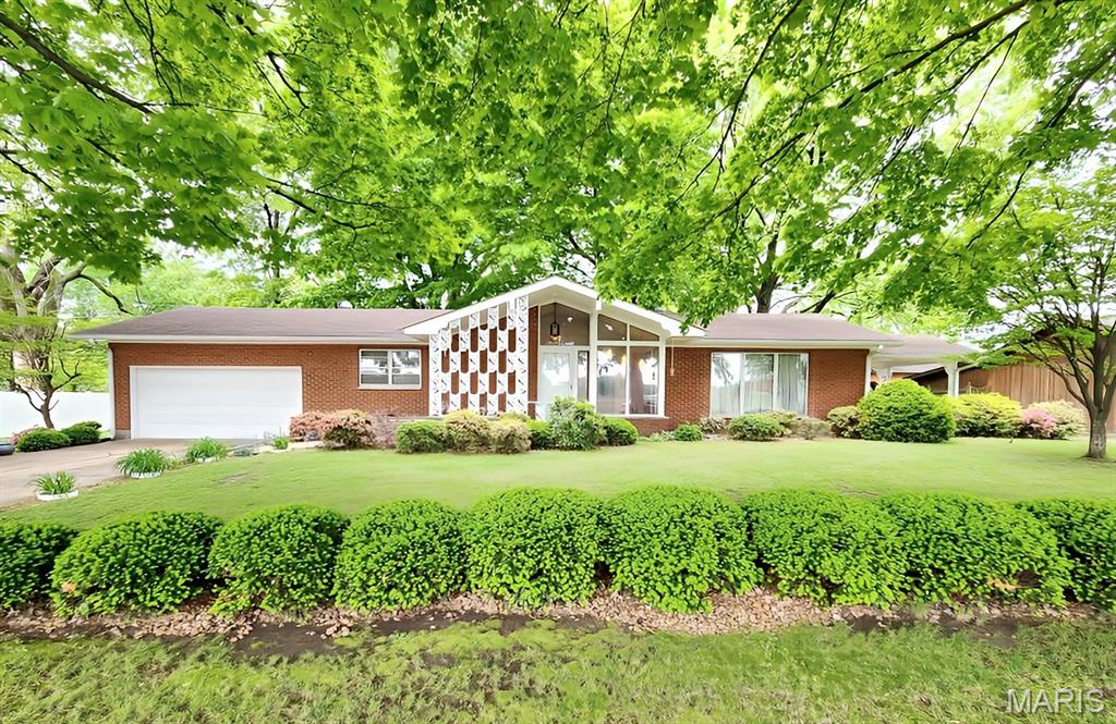529 Old Rock Road Granite City, IL 62040 - Photo 1 of 42 Gallery Image 1