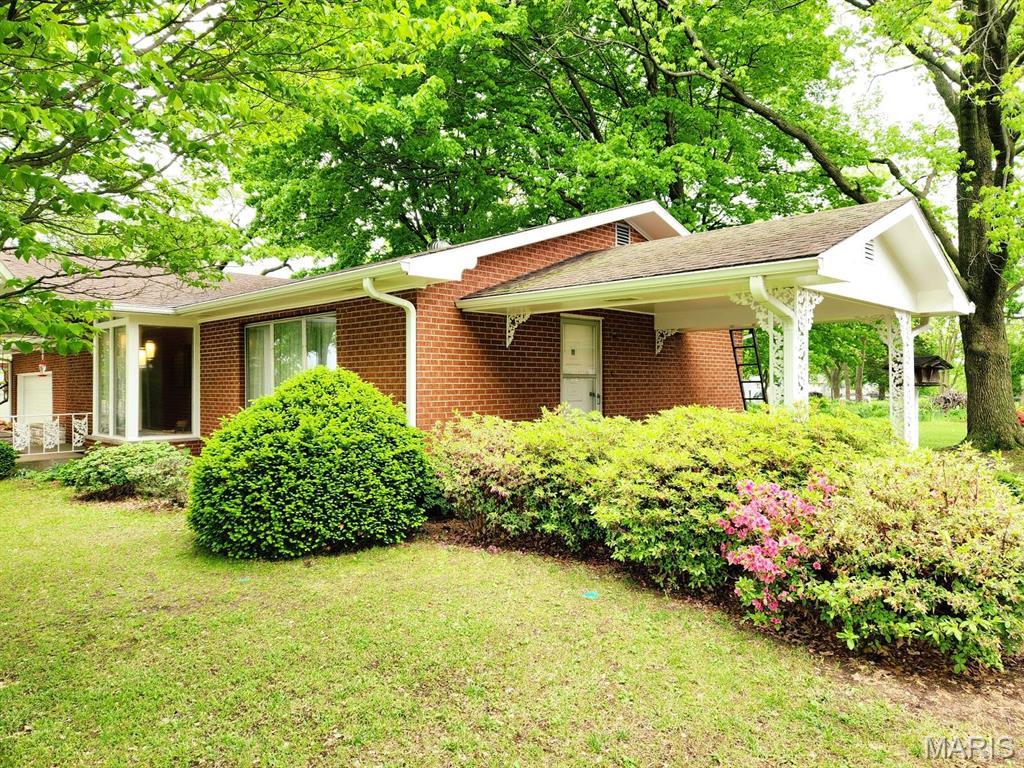 529 Old Rock Road Granite City, IL 62040 - Photo 4 of 42 Gallery Image 4